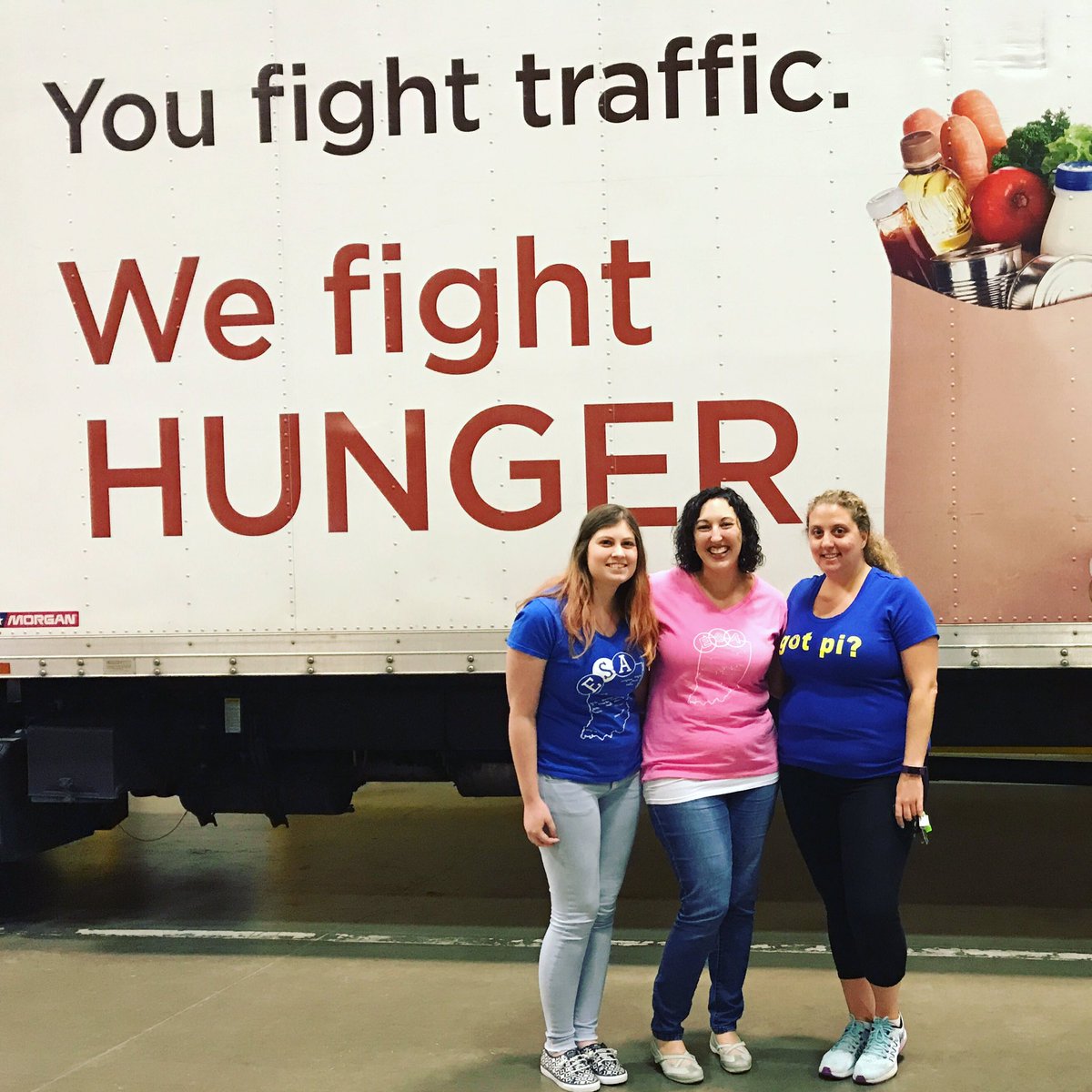 Great afternoon volunteering at <a href="/GleanersFBIndy/">Gleaners Food Bank of Indiana</a> ! 🍞🍎🥕