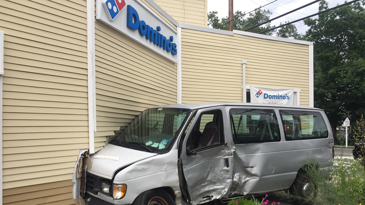 Van Crashes Into Domino’s Pizza Restaurant http//bit.ly/2sqVVrV http Van Crashes Into Domino’s Pizza Restaurant http//bit.ly/2sqVVrV http