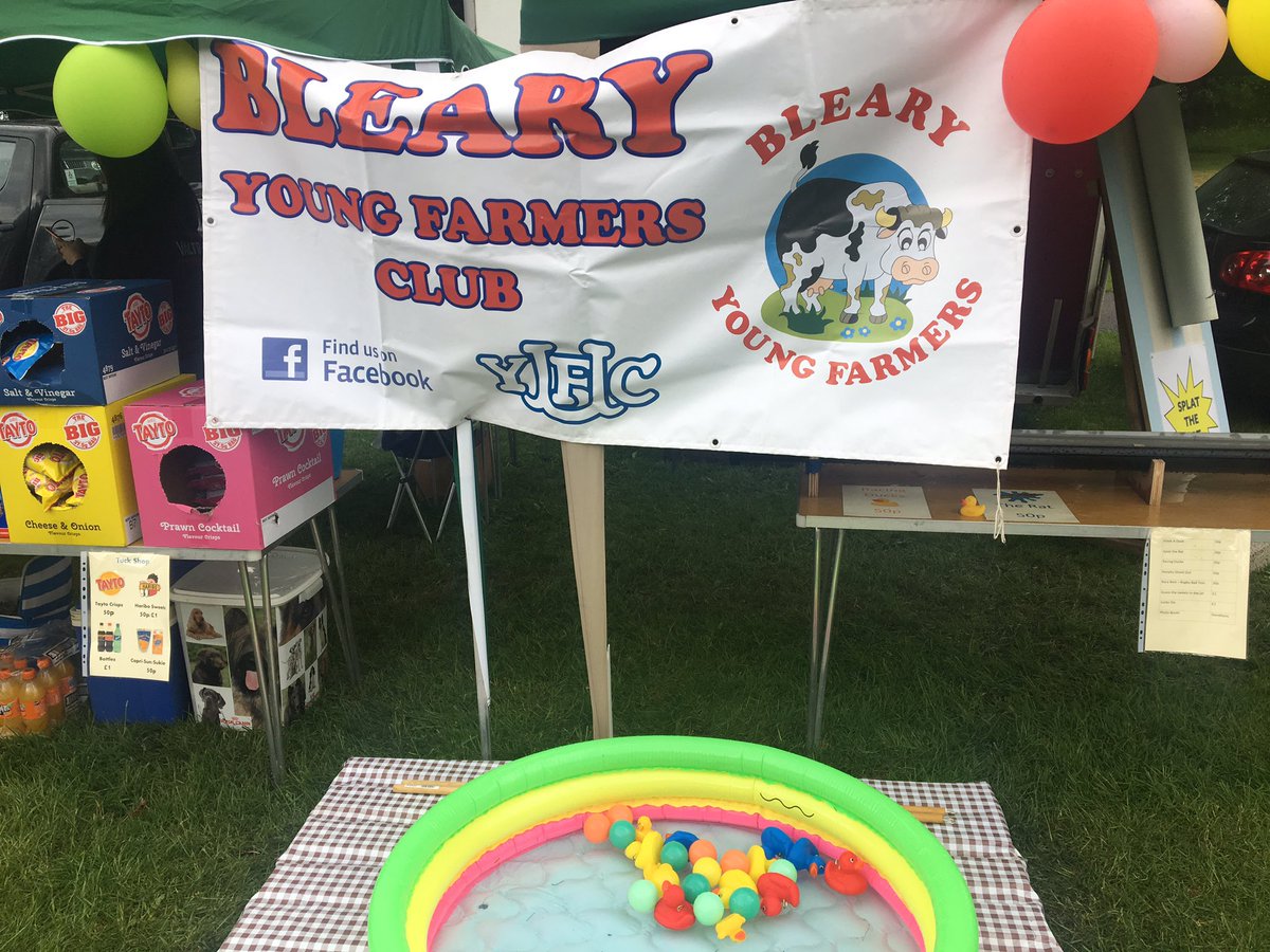 YFCUPresident's tweet photo. Delighted to attend @LurganShow, beautiful surroundings in Lurgan Park. Great display from Bleary YFC https://t.co/tIyZrYwpjU