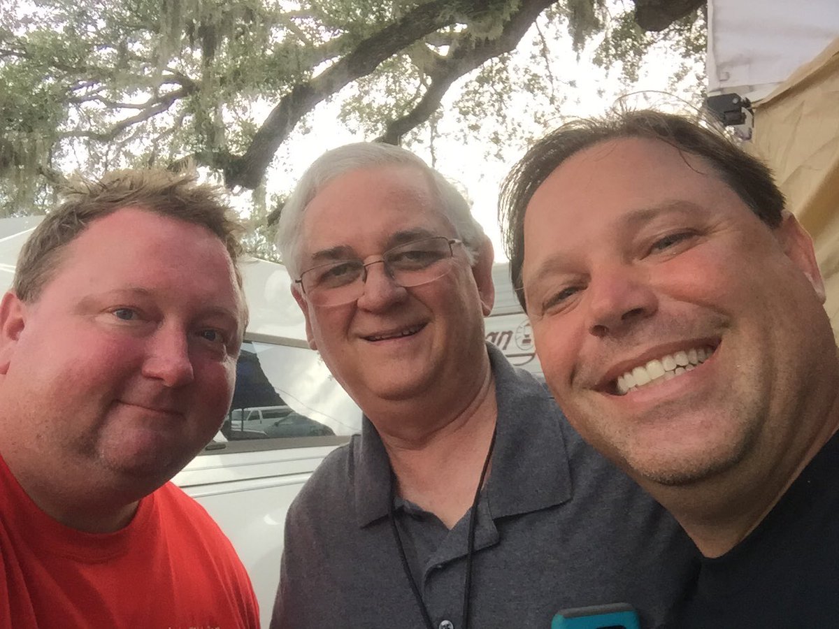 MobileTikiBar's tweet image. Thx for stopping by Doyle Grisham from @jimmybuffett band #coralreefer! @tropical_foodie