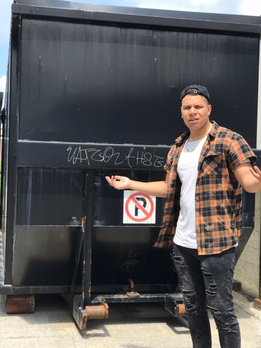 wolfieraps's tweet image. Went to visit my ex girlfriend at her house today but she wasn't home 😕