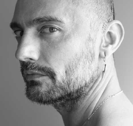 #ÚLTIMAHORA | Muere el diseñador David Delfín a los 46 años atres.red/vuozi1