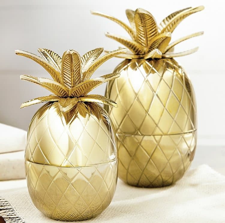 CrowdersGifts's tweet photo. Can we have one for every room in the house? We’re loving the gold pineapple trend in home decor. https://t.co/KzWaKktNye