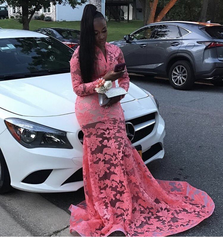 HEYQUEEEEN's tweet photo. He label me a QUEEN no tiara๐
๐คค๐ #TechProm2K17 https://t.co/puXS2HfHkv