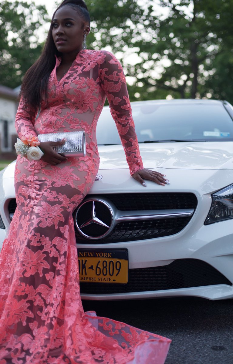 HEYQUEEEEN's tweet photo. He label me a QUEEN no tiara๐
๐คค๐ #TechProm2K17 https://t.co/puXS2HfHkv