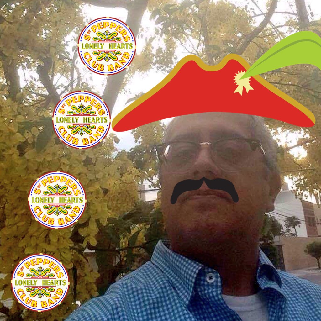 jcginventomx's tweet photo. In celebration of #SgtPepper50 #LetsPlayPepper @jcginventomx #ElProfeseur @LaCaja_fm https://t.co/9t5dBZaaVu