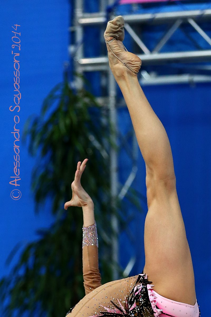 FeetGymnastics's tweet photo. #feet #flexible #flexibilitytraining #flexiblepost #flexiblefeet #gymnastics #gymnasticsfeet #pointedfeet #pointedtoes #rhythmicgymnastics https://t.co/aG7jqDw1wG