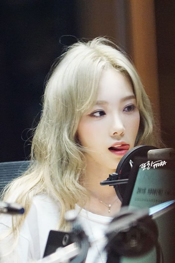 rihem_hwang's tweet photo. #DafBama2017_GirlsGeneration
#GirlsGenerationforVMA
#BAMA2017DiamondEdition_GirlsGeneration
#IGABRoadto200M
#SONEProject2017
#IGAB200MViews https://t.co/2AjNM2lhnA