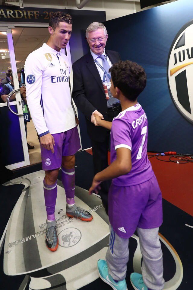 ManUtdChannel's tweet photo. Cristiano, Cristiano Jr. And Sir Alex Ferguson. ☺️❤️ https://t.co/ZTt7yX3FQe