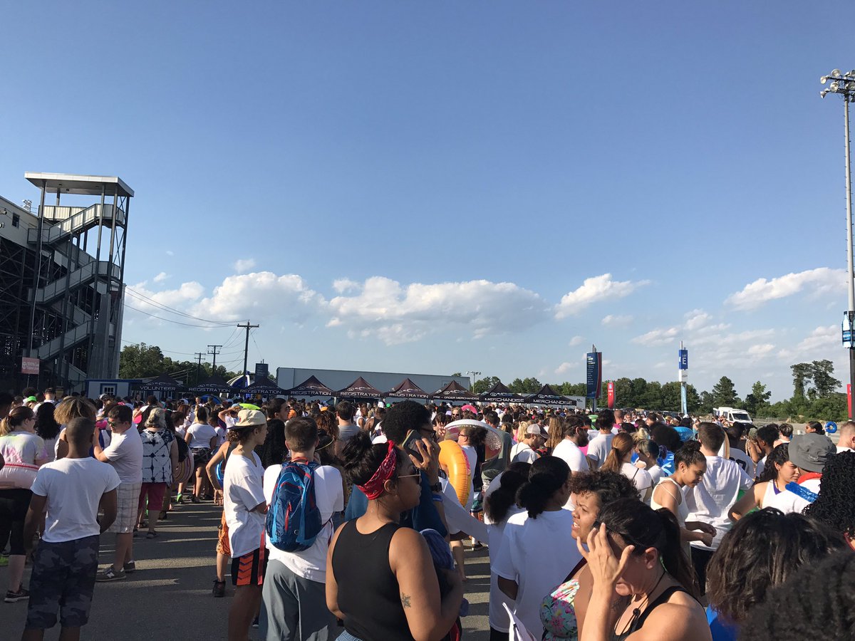 DanielleLockemy's tweet image. Lines are forming @RIRInsider for the @BlacklightSlide! #TimetoGlow #RichmondRacewayComplex