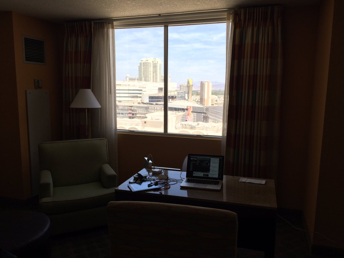 pokermutant's tweet photo. Moved a few things for the grind station. Had to tip the lamp over to clear the view because its cord is stapled to back of the desk. #wsop8 https://t.co/V870JAodf6