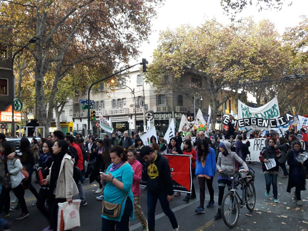 JP_Mza's tweet photo. Es imperioso como Mov Social y como juventud empezar a crear conciencia popular en contra d la violencia d género #NiUnaMenos @MujeresPJMza https://t.co/jpgrSHJGUj