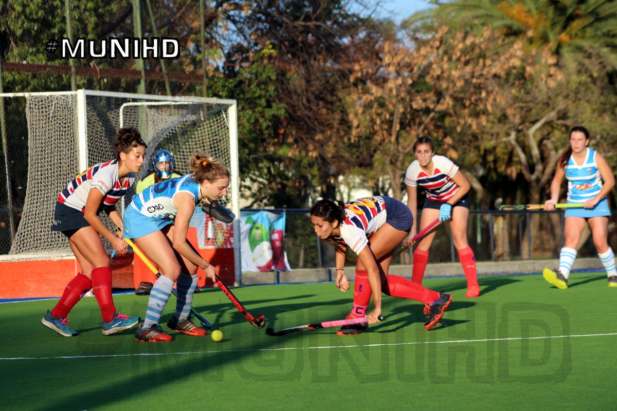 HockeyMUNIHD's tweet photo. #ARg #Hockey #HMD2017 #01F10F #CiudadB 5 vs #Ducilo 0 en #CCBAHOCKEY By #MUNIHD https://t.co/ktkzW9uhgt