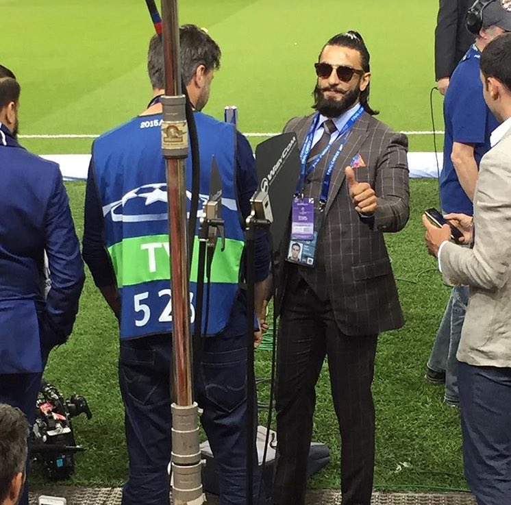 RanveeriansFC's tweet photo. PIC #7 Candid Ranveer ! 😍
Captured by a lucky fan at the touch line where all the action took place tonight at #UCLfinal #UCLFanFest https://t.co/SJlIZD1eD2