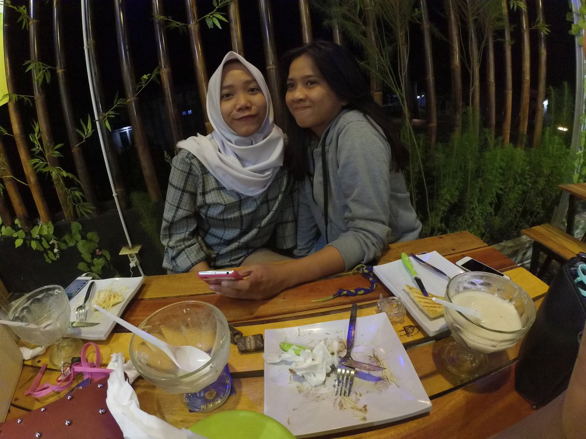 Fitria Santika tweet media