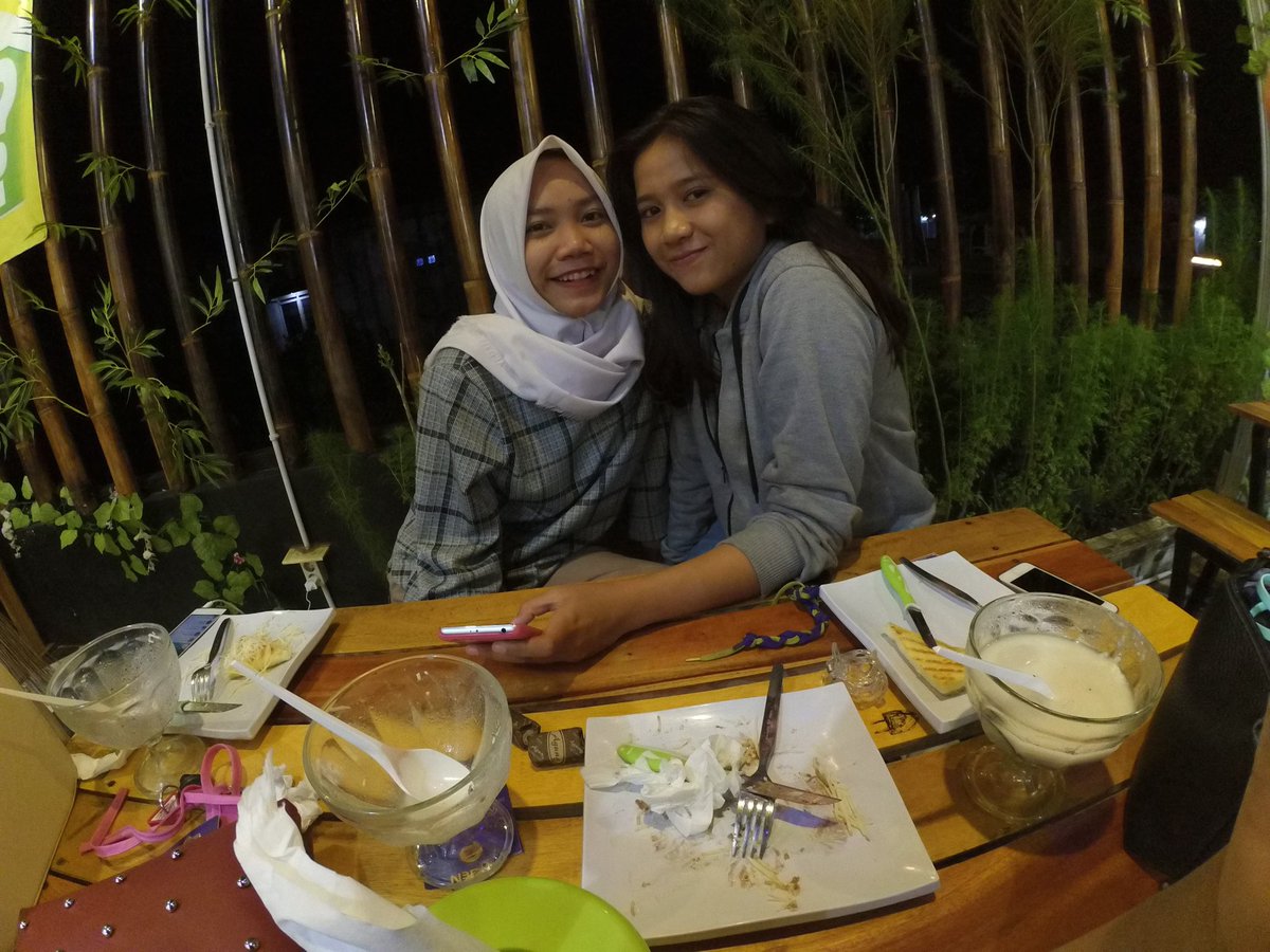 Fitria Santika tweet media