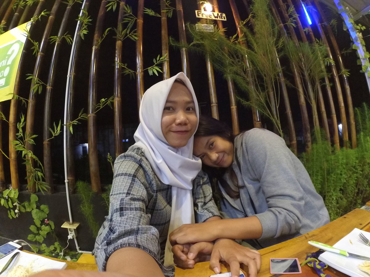 Fitria Santika tweet media