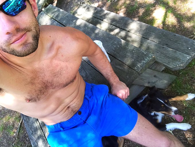 At the park with Jazmine piiiggggs! https://t.co/5eZde4OZRo