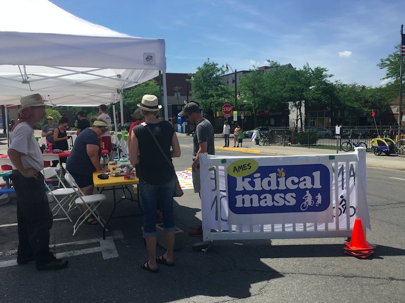 AmesKidicalMass's tweet photo. Great ride to #Summerfest in @AmesCampustown today! @AmesBicycles #webikeames #ameskidicalmass https://t.co/h2coqXjXSW