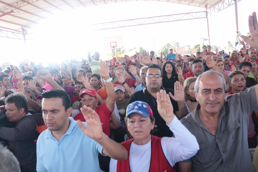 Ahora a recoger firmas de nuestros patriotas por regiones y sectores.Todos a apoyar! Será una gran fiesta en democracia #AvanzaConstituyente