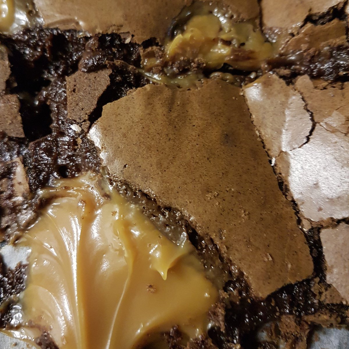 meenie82's tweet photo. Suffice to say the salted caramel brownies turned out lush 😍 #sharingthelove #abakerslifeforme #brownies #sharingwithfamily https://t.co/dLnVFYre4X