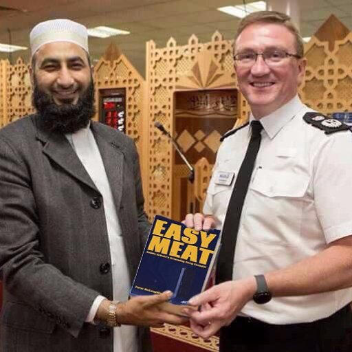 AmyMek's tweet photo. Ignorant or Complicit? 

Don't you dare act shocked about the latest Jihadi Attack....

#LondonBridge https://t.co/1f0AaWJ4JN