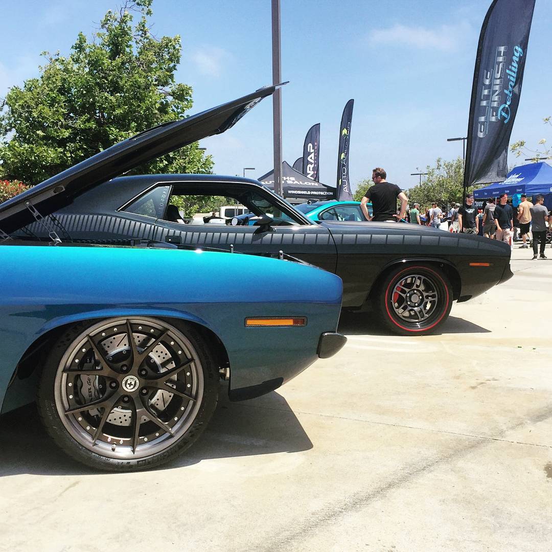 SpeedKore01's tweet photo. Double Trouble.
#MenaceCuda #FastAndFuriousCuda at #HREWheels Open House
#SpeedKore #Menace #Cuda #70Cuda #AutotopiaLA #Mopar #HREOH https://t.co/6QMfSVQ9kd