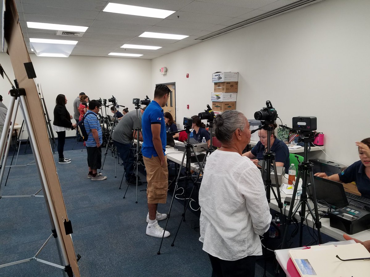 consulmexsac's tweet photo. Thank you to @TheSJCOE for hosting @consulmexsac #MobileConsulate #VAF #FinancialLiteracy en #Stockton with #TodosUnidos @StocktonPolice https://t.co/R6liKgH0WK
