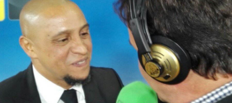 OndaCero_es's tweet photo. 🔊 Roberto Carlos: "Marcelo no está bien de la cabeza, va preguntando por qué llevan todos su número en la camiseta" https://t.co/IyyN4MU7Yd https://t.co/CI7Jqldobe