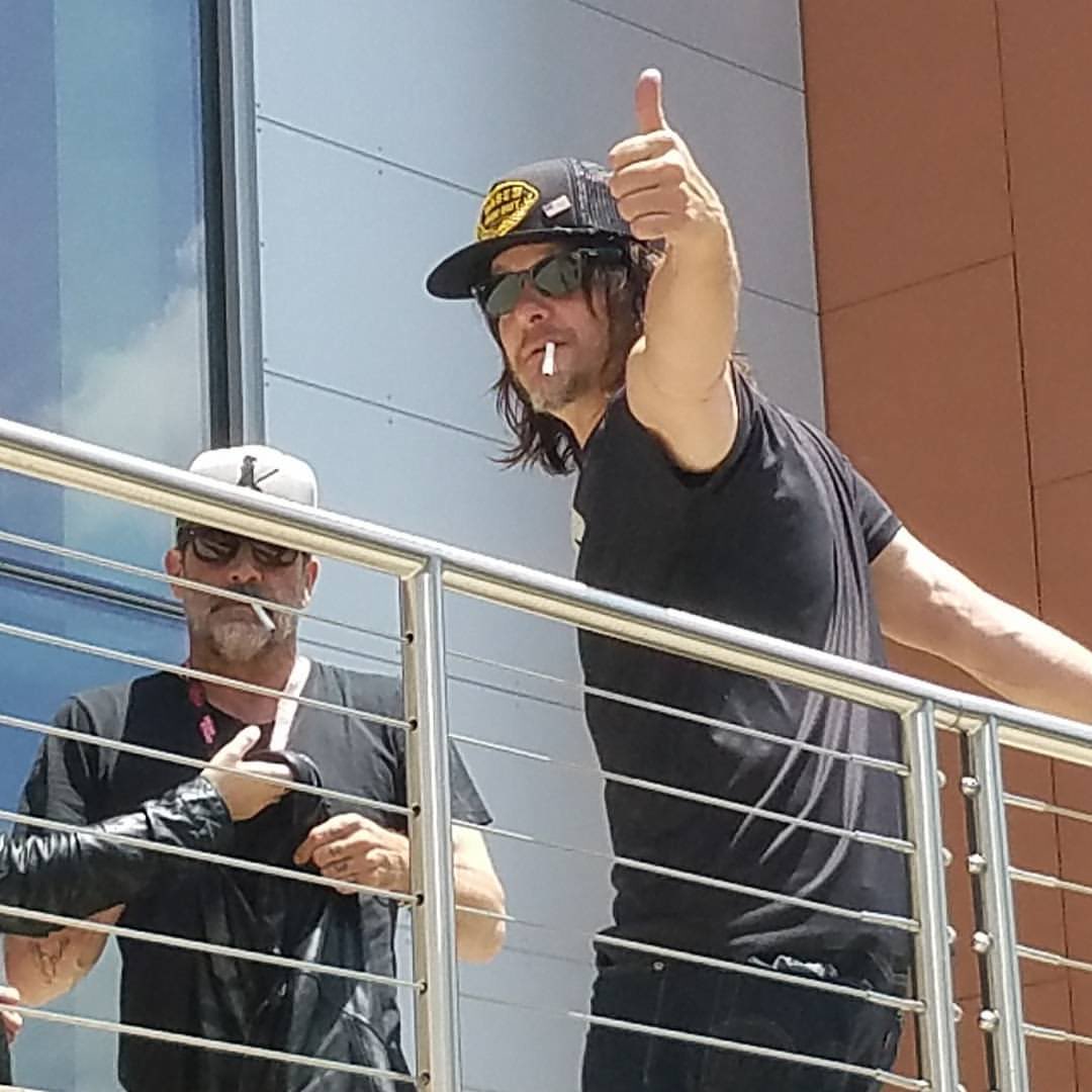 Norman Reedus and Jeffrey Dean Morgan taking a smoke break at #WSCNashville  📷 = @original_schmid #thewalkingdead @JDMorgan @wwwbigbaldhead