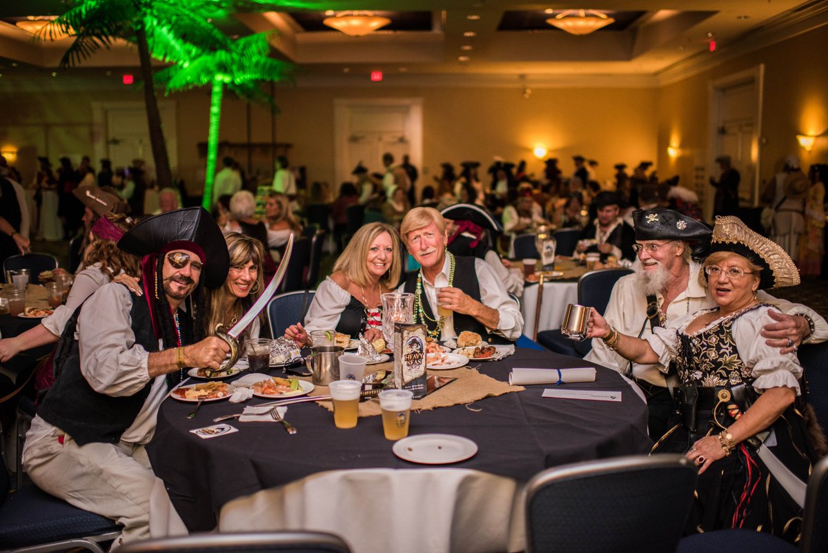 lamilparva's tweet photo. BLACKBEARD #PIRATE #FESTIVAL!
Today until 10pm
At 9:00 pm will begin the fireworks!
La Milpa PRESENT!
#visitHampton #loveVA #Mexicanfood https://t.co/MVha21iQTq