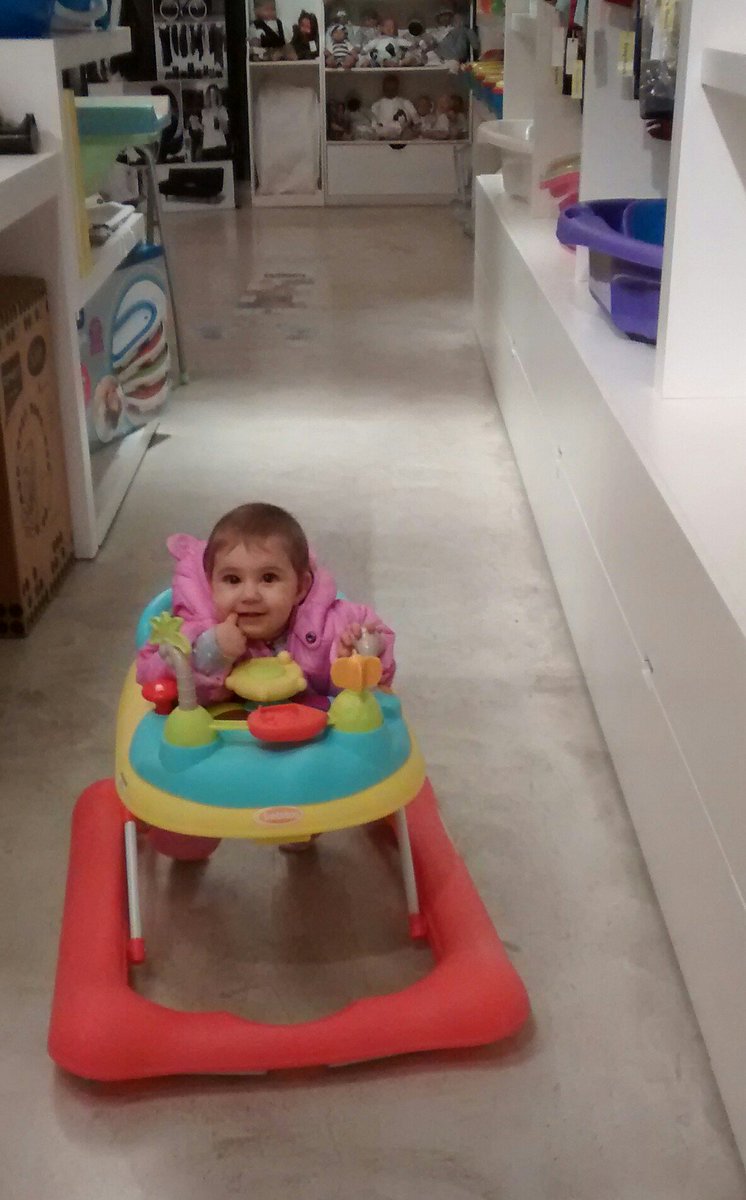BabyShackStore's tweet photo. A Braji le gustó tanto su nuevo andador que decidió llevarlo puesto! Muchas gracias y que lo disfrutes!!😄 https://t.co/RZVq6Fc1MB