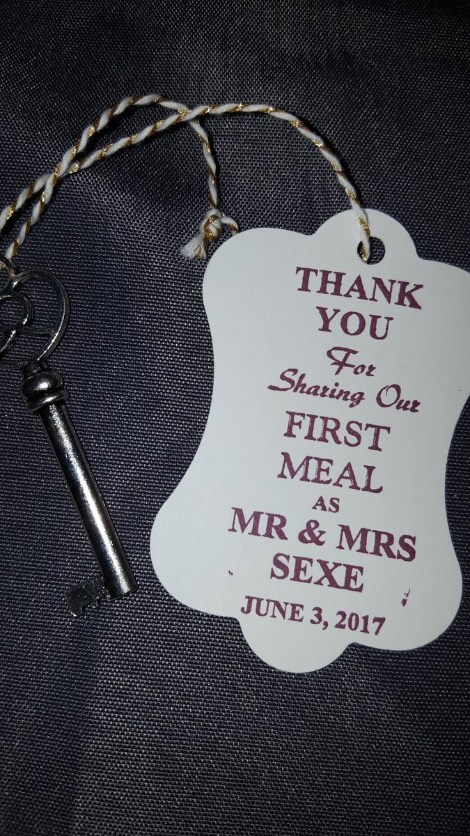 JCooling405's tweet image. At the #sexewedding drinking #sexebeers getting ready to eat a #sexemeal @JasonSexe