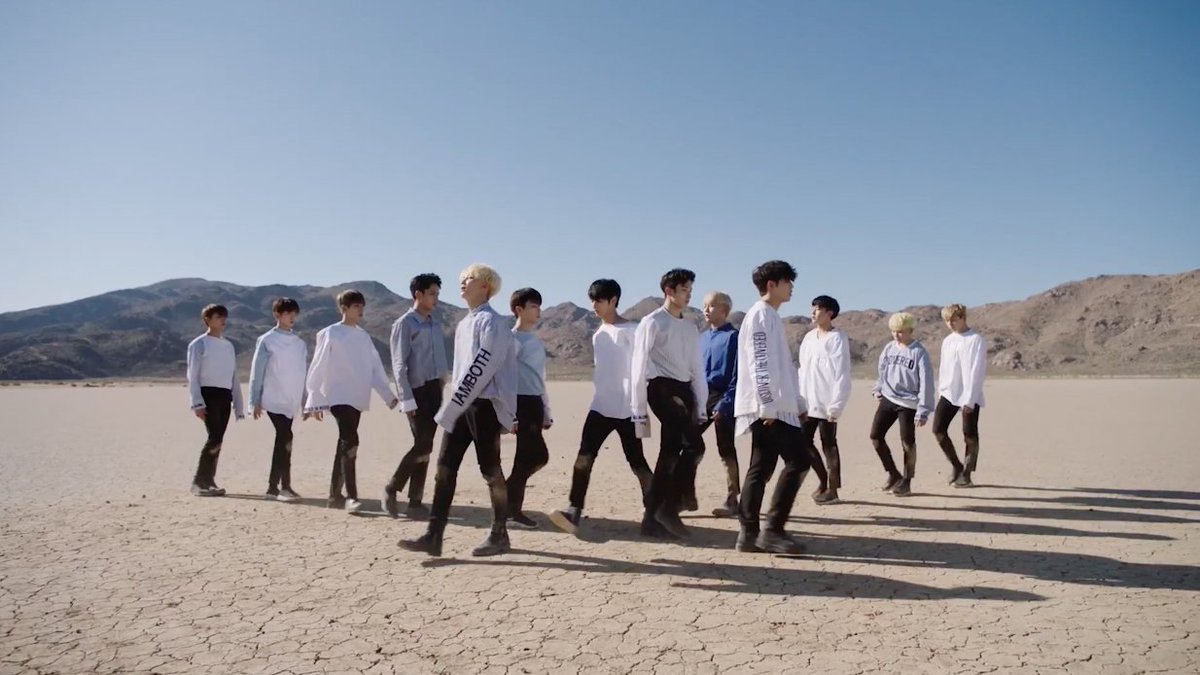 Alexalvaoli's tweet photo. #PERUwantsSEVENTEEN @pledis_17 @pledis17_STAFF @pledisnews 
Lo que uno hace por quererlos en Perú😁 https://t.co/poqrim5SfI