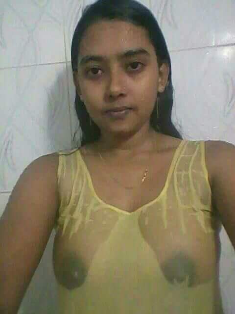 Desi school girl nipple slip