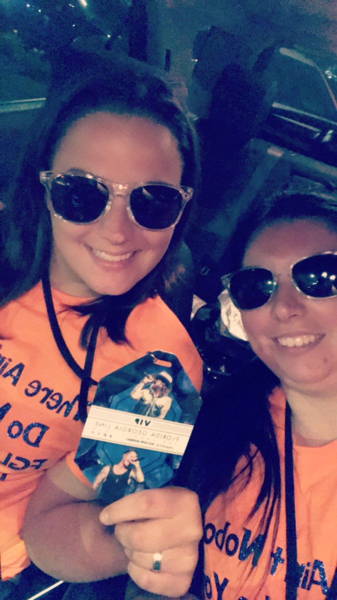 jamie0817's tweet photo. Had a great time at the @FLAGALine concert tonight. Can't wait until next time. #smoothtourvip https://t.co/79M9as6tsG