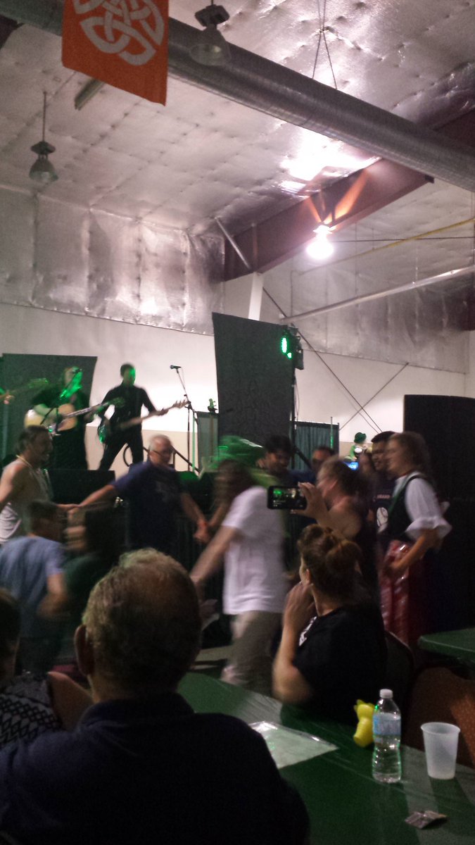 IrishClubYQR's tweet photo. Great to see youth ambassadors from other pavilions getting up and dancing to the Irish music! via @meganbeach_ https://t.co/OmjrndTJi4