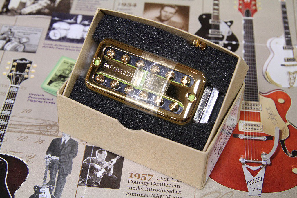 Yamano_Rockinn's tweet photo. 【B館2階】初回生産分をフライングゲット。最初期のフィルタートロンを忠実に再現しております!ヴィンテージGRETSCHご愛用者の方にはルックス的にもAGED仕様がバッチリかと…。
#TVJONES #FilterTron #RayButts #GRETSCH #自分用に買おうかな https://t.co/FdZ9TqkUqS