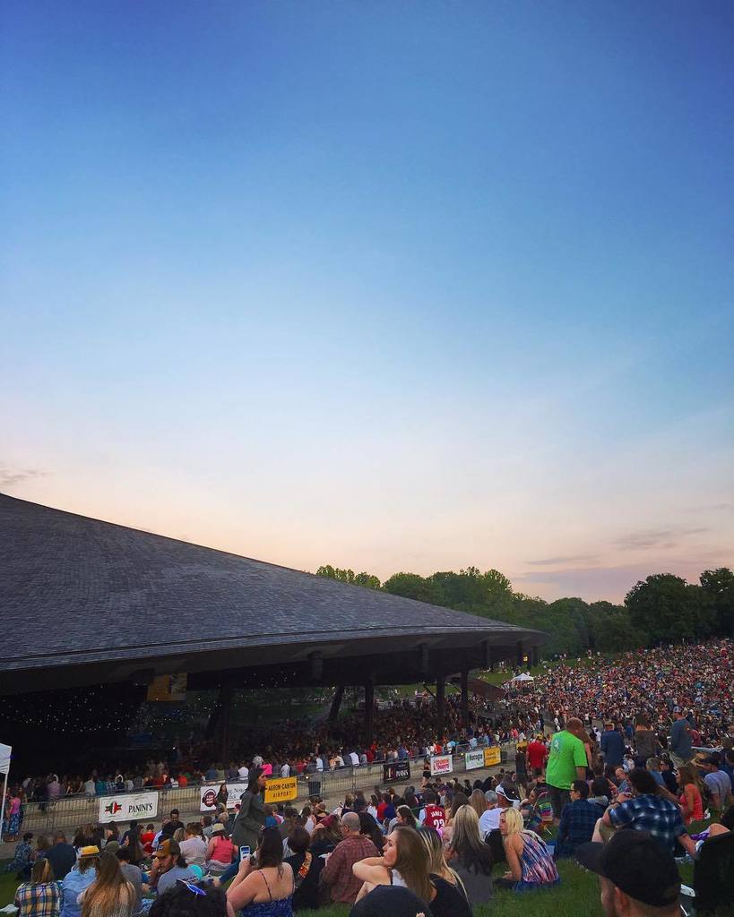 lesleykblake's tweet photo. Jack Johnson with @darwinswim ๐๐ถ๐
#alltheweed #contactbuzz #blossom #summernights https://t.co/dWWYtKTBMe https://t.co/8mY6lJErgf