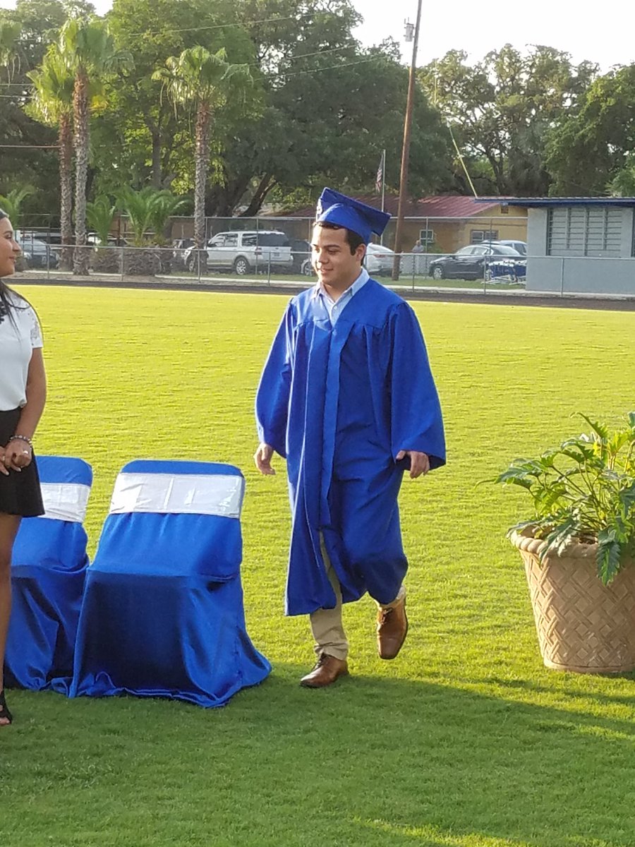 SouthTejas1984's tweet photo. Who doesnt like the Shark?? Best of luck senor!! https://t.co/Ga1qG2w5AA