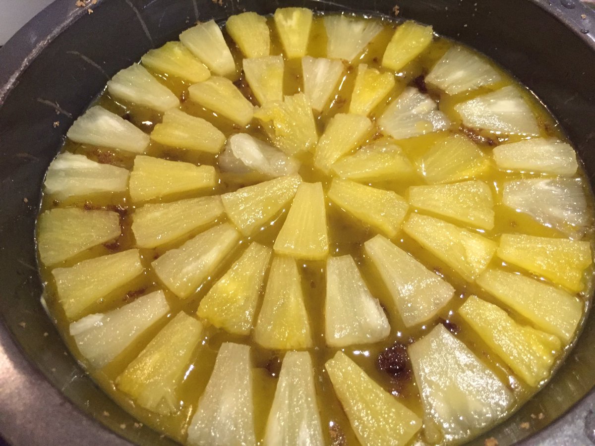 MerrickPhillip's tweet photo. Someone's favourite cake under construction. #pineapplerocks https://t.co/No0asLQyGv