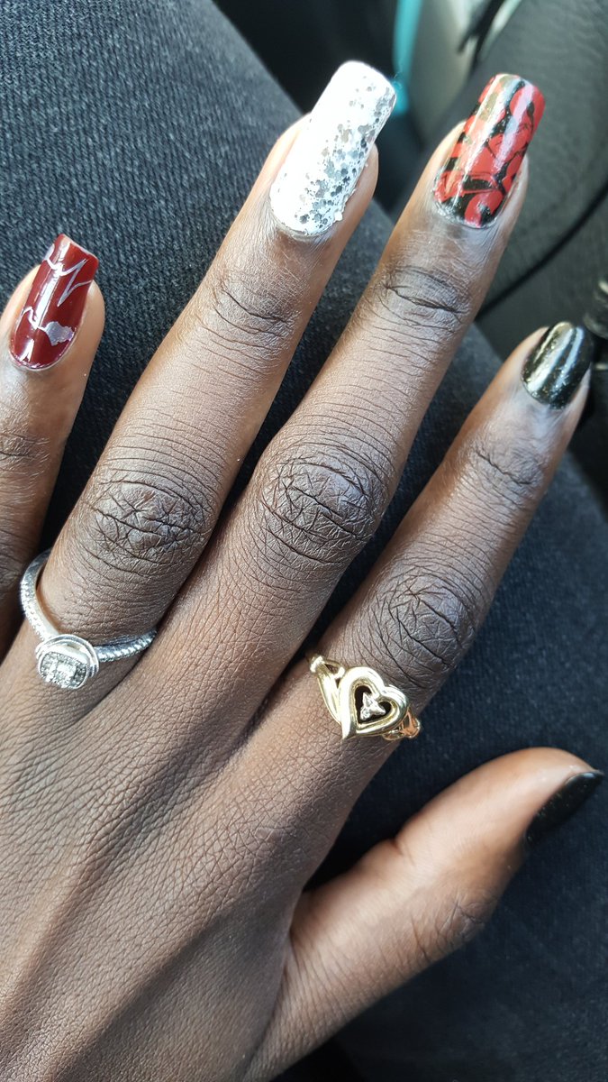 Rockstar_DuJour's tweet photo. I let my gf pick my design and I love it 😍💅 #nails #nailart #bundlemonster @KleanColor 'Golden Nightmare' 'Dark Red' @essie 'Set in Stones' https://t.co/TvmIg5RtNn