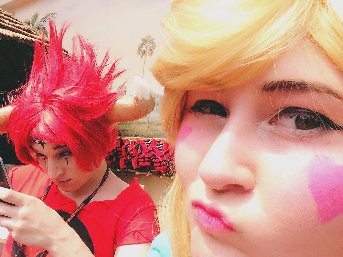 MAIMEDW0LF's tweet photo. Me and my boyfriend as Tom and Star Butterfly!!
#colossalcon #colossalcon17 🦋 https://t.co/x1kmduwaeF