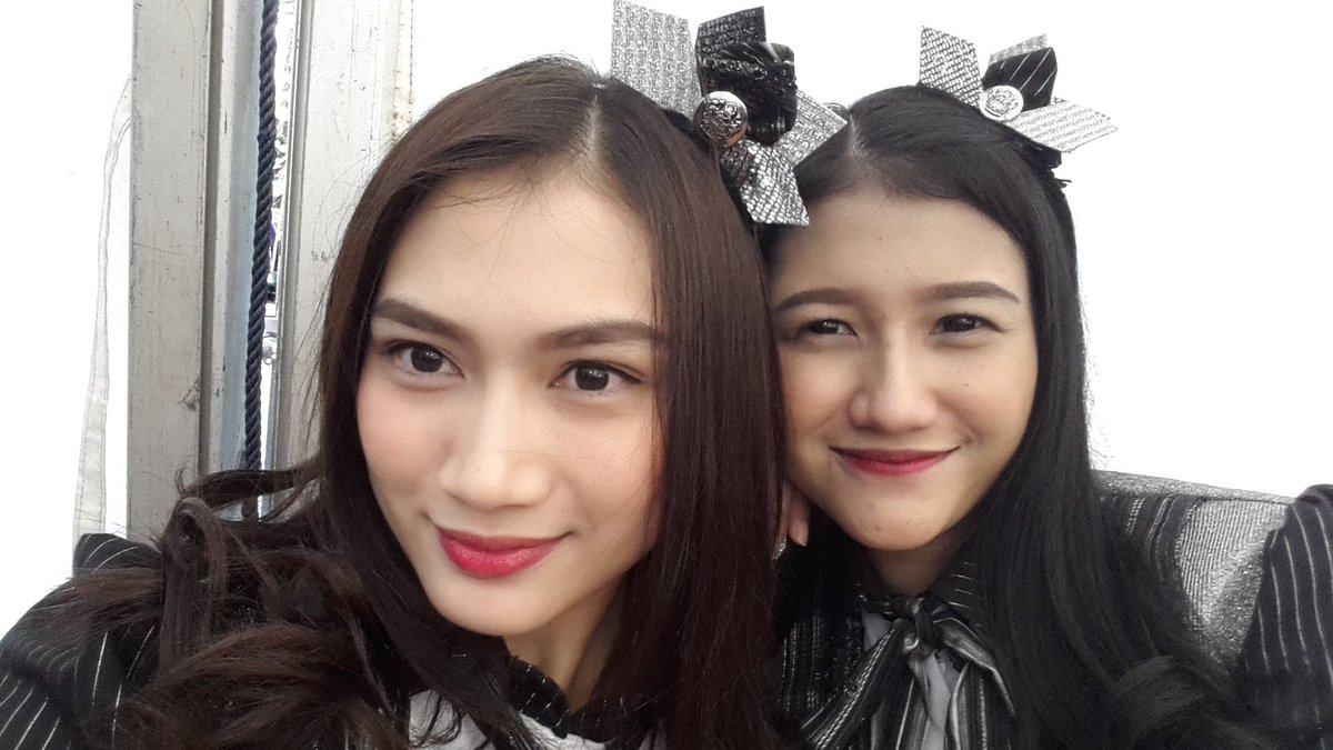 Gimana Single ke-17nya? Biarlah perasaanku, kupendam saja~ stay tune ya #JKT48ATINBOX <a href="/InboxSCTV_/">Inbox SCTV</a>