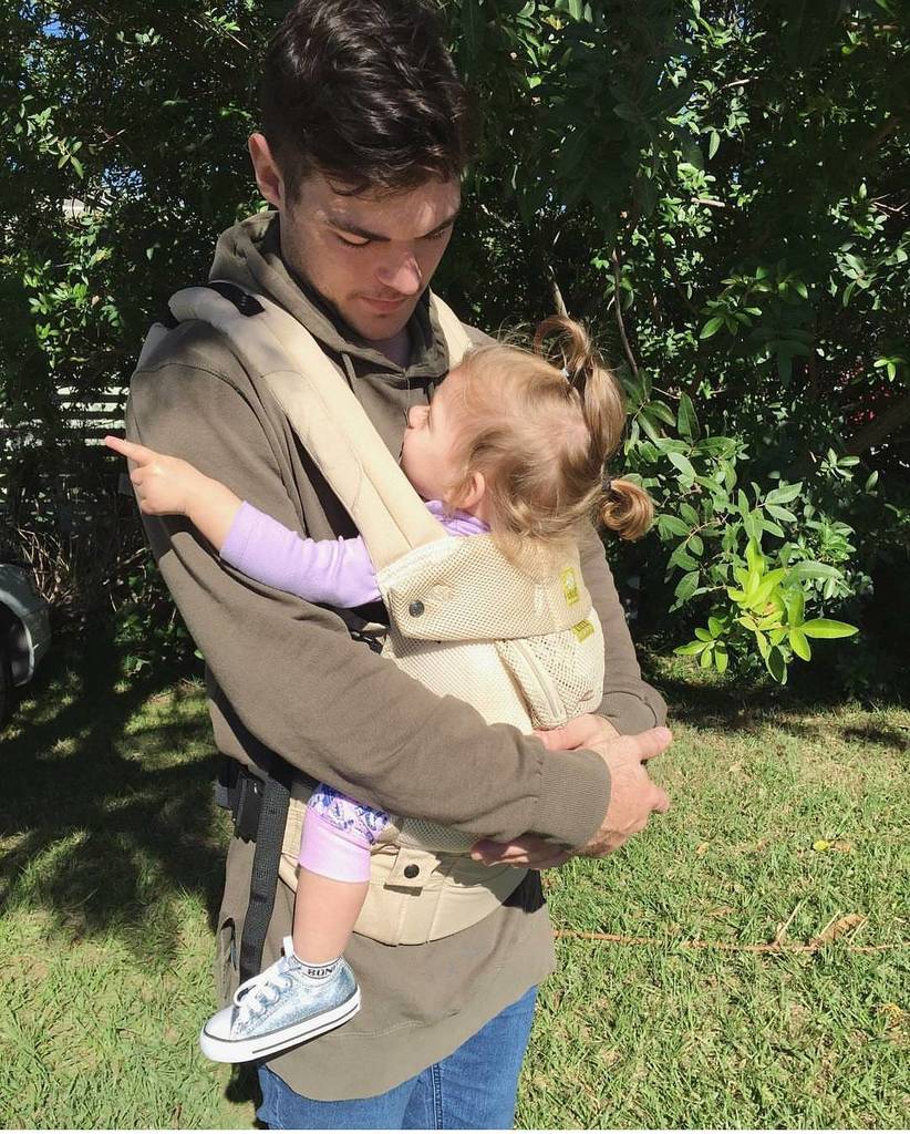 LILLEbaby's tweet photo. Tell me all the stories little one.... Photo cred 📷: @jazminlea_
#LILLEbaby #LILLElove #babywearing #love #babywe… https://t.co/gqLRLfb6Wu https://t.co/puEKbDPR4X