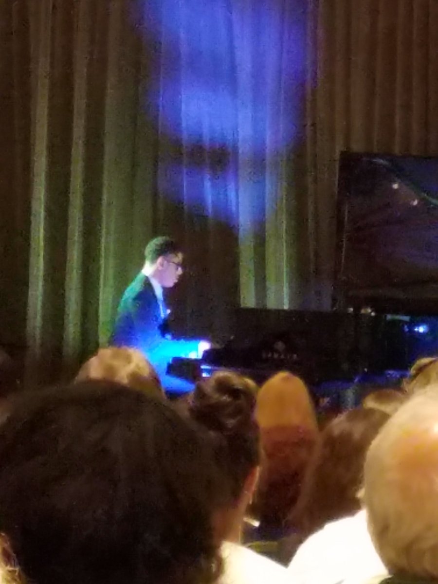 sweetlady137's tweet photo. 2017 Blind Idol Raleigh NC
Marriott Renaissance 
Matthew Whittaker - Amazing musician. ☆☆☆ #insightfulvisionaries https://t.co/9F0Op5eunj