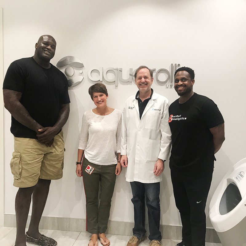 aquarollUSA's tweet photo. Shaq’s feel’n soft &amp; feel’n good with #aquarollUSA in #miami @ #drstephenalex #shaq #prettyshaqfeet #BBallAnalytics #bestballanalytics https://t.co/JF7XqqSKM4