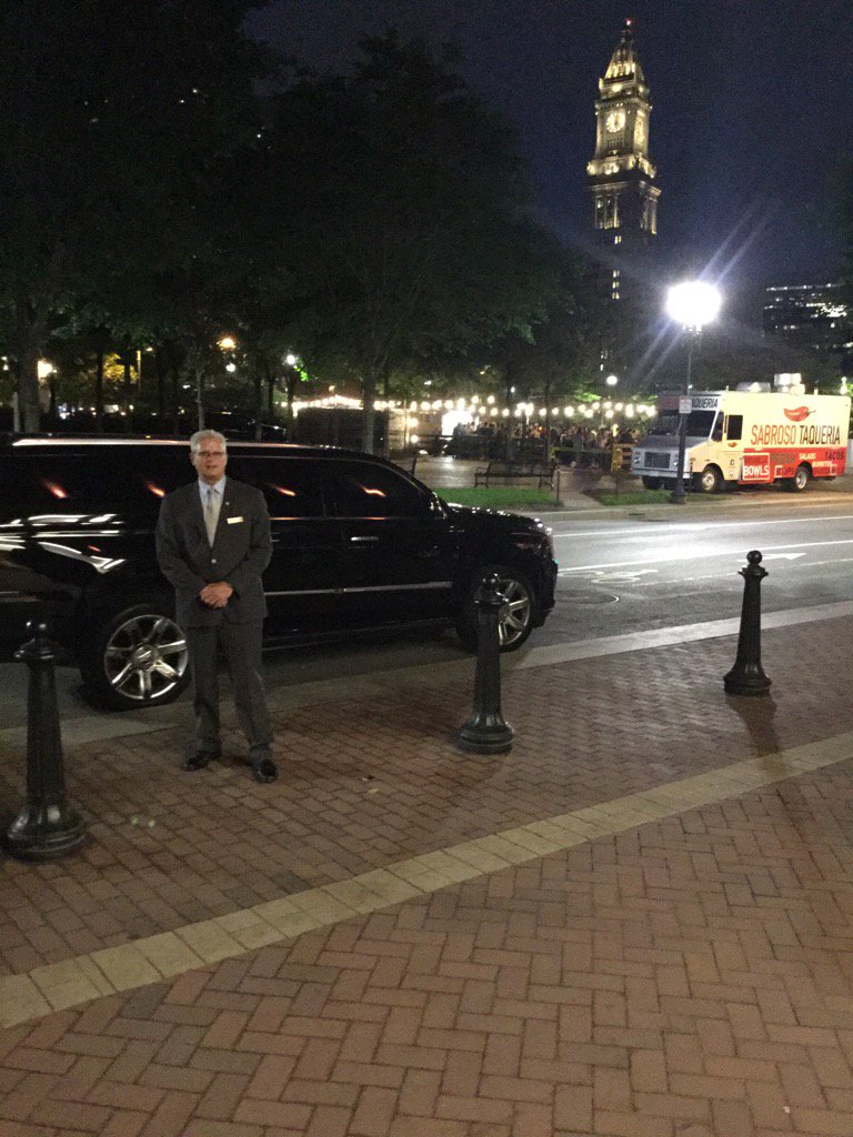 BHHConcierge's tweet photo. Dave Marr - Saturday night in the city @trilliumgarden, @HarborHotel &amp; @HelloGreenway https://t.co/ANq1ESHULo