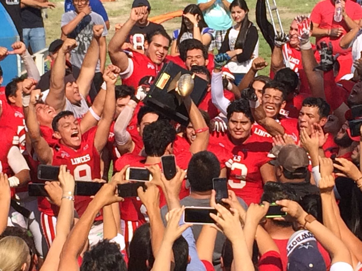 gradatrc's tweet photo. Los Linces de la UVM Campus Torreón, son campeones 🏆en la categoría Intermedia de la #COEFAL al imponerse a los Borregos Laguna 20-14. https://t.co/dxNXaXyvdq