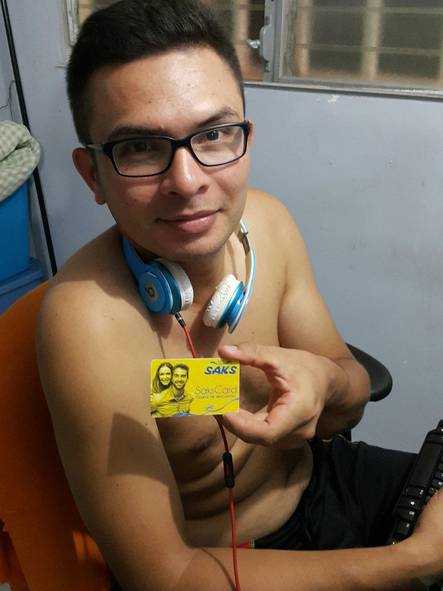 tomasjara18's tweet photo. @SaksPanama #sakslovers  #54Añitos porque yo uso mi saks card https://t.co/6i9U0iXbvQ